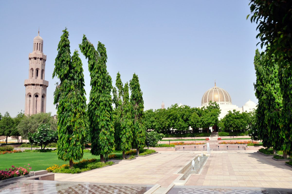 Oman  -  Wüstenmeer und Berglandschaften